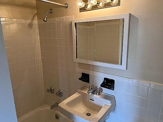 5th image of 164-30 Hillside Ave #8E