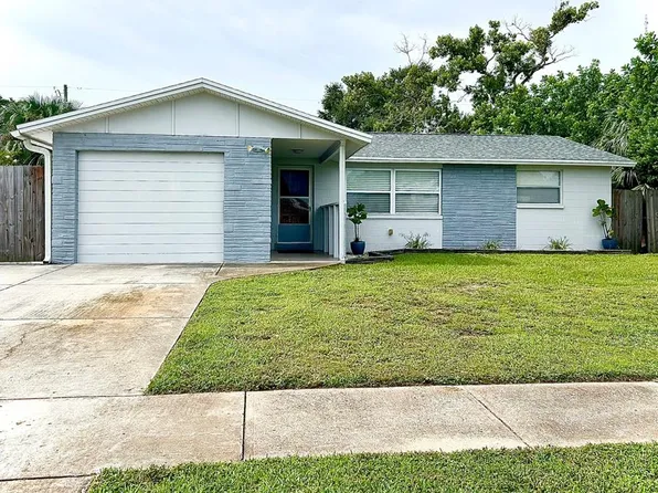 8656 Magnolia Dr, Seminole, FL 33777