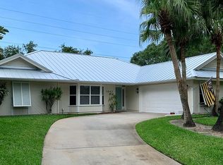1042 Poitras Dr, Vero Beach, FL 32963