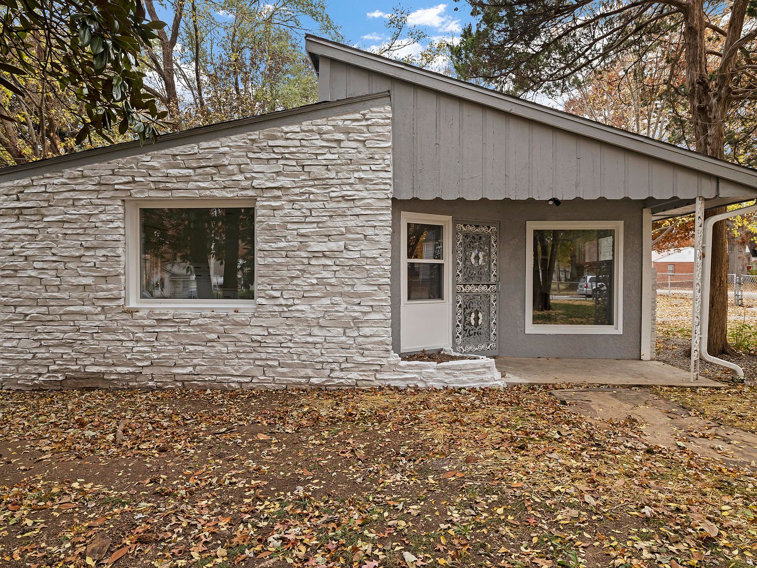 1450-e-locust-street-springfield-mo-65803-zillow