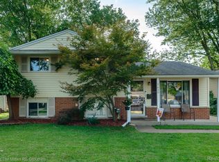 1630 S Berry St, Westland, MI 48186