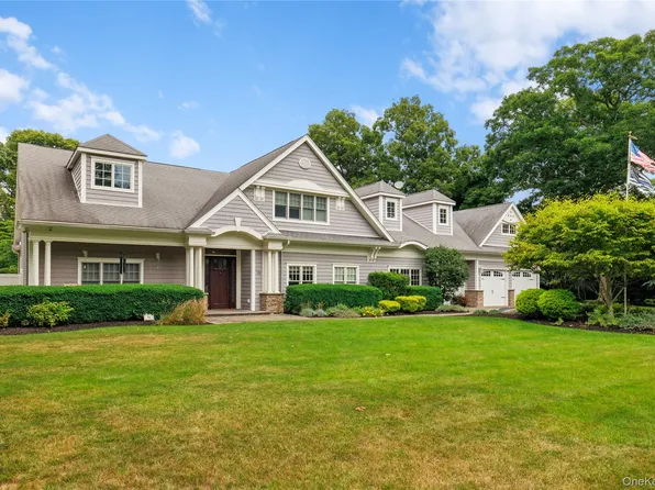 23 Country View Lane, East Islip, NY 11730