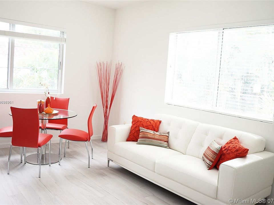 1st image of 819 15th St #205