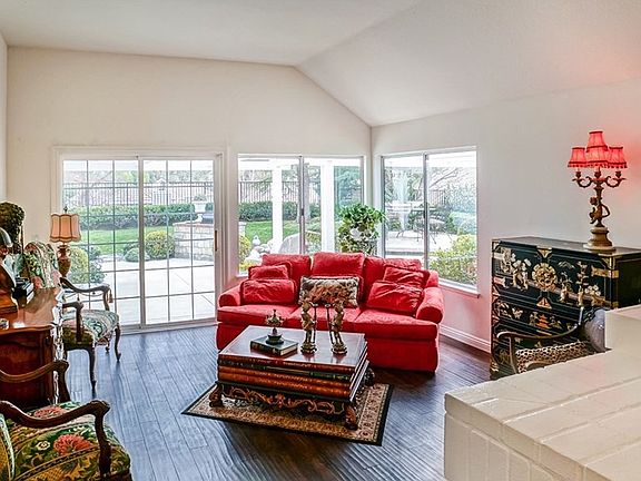 4th image of 26061 Bellis Dr