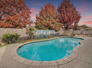 248 Hilltop Dr, Justin, TX 76247