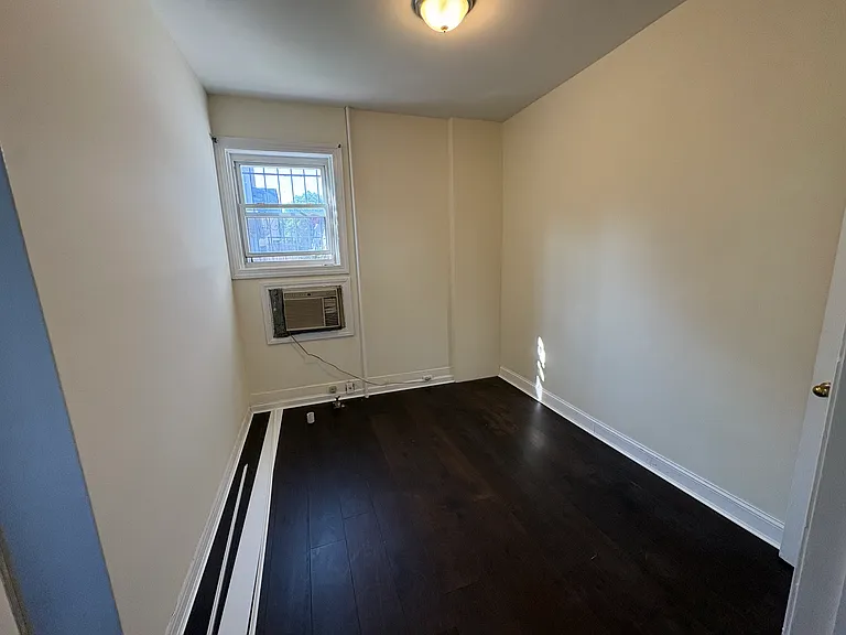 31 Florida Ave #1R — Photo 4