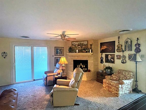 5th image of 1404 Sunnyvale St