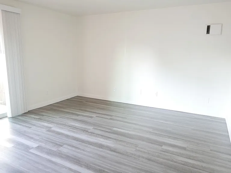 Westwood Apartments ** On-site Laundry Facilities, Off-Street Parking & Private Patio or Balcony — Photo 69
