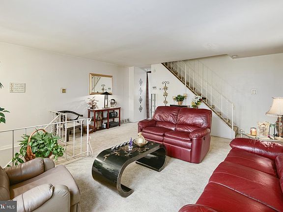 3rd image of 4058 E Cheltenham Ave