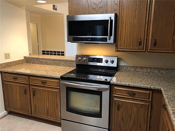 4th image of 215 Brooke Ave APT 310