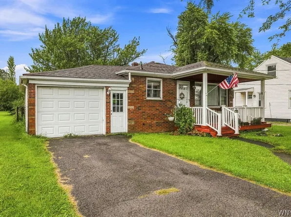 7020 Packard Rd, Niagara Falls, NY 14304