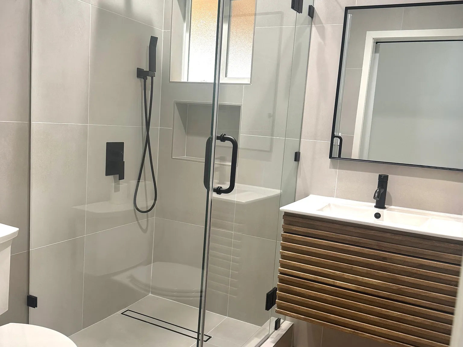 1 bed, 320 sqft, $1,800 — Photo 3