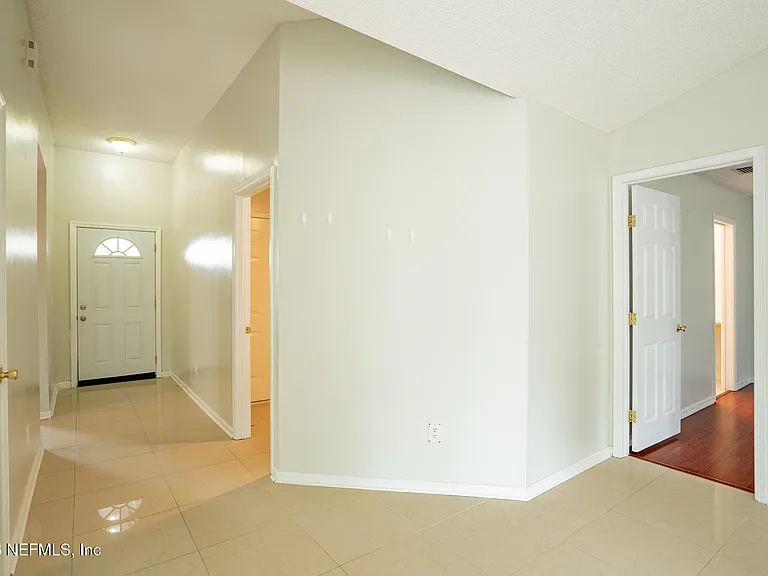 2441 University Blvd S — Photo 16