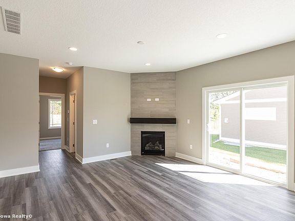 2nd image of 9351 Primo Ln