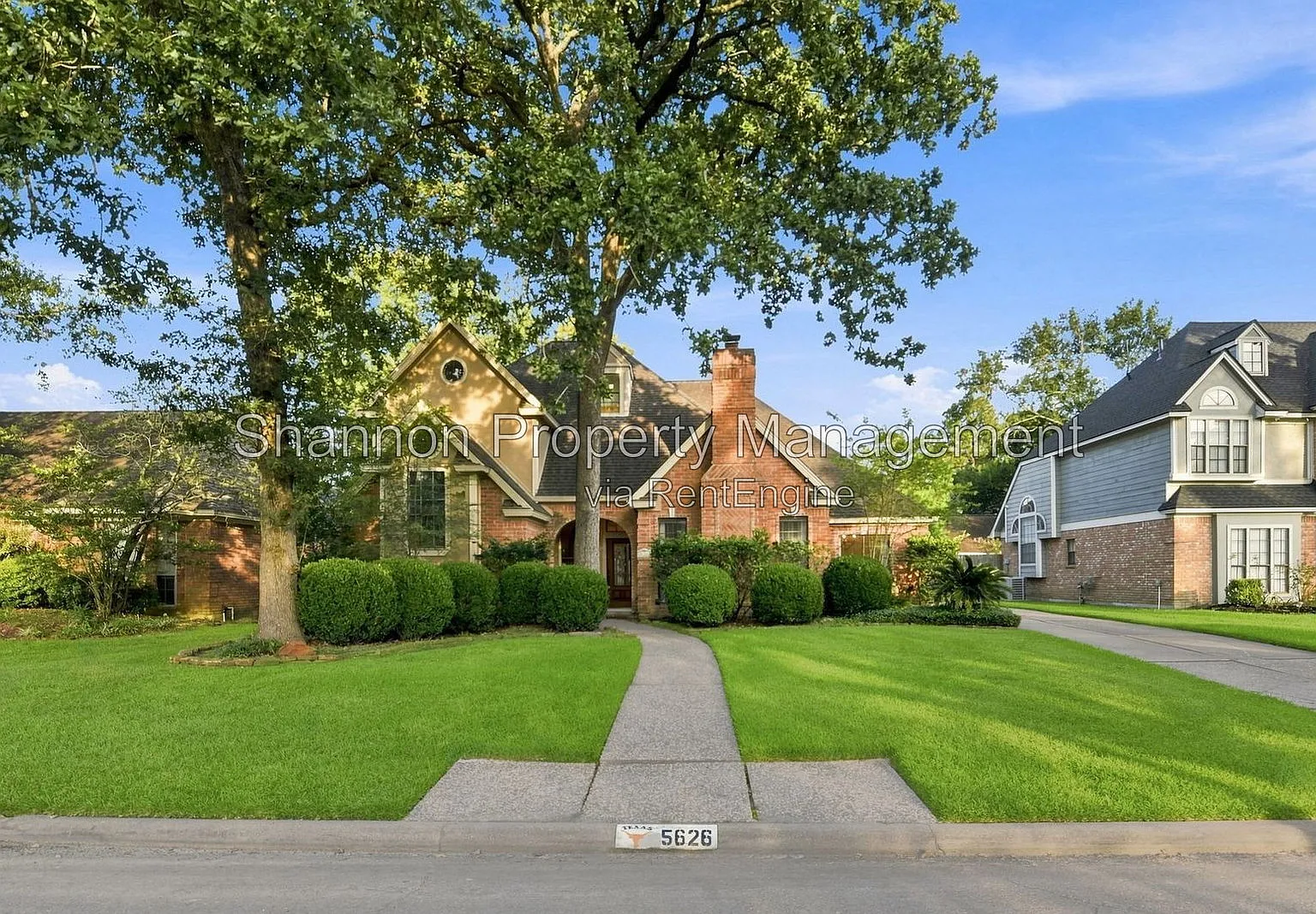 4 bed, 2.5 bath, 3500 sqft, $3,400 — Photo 3