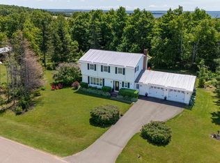 8 Sunset Dr, Stratford, PE C1B1K9