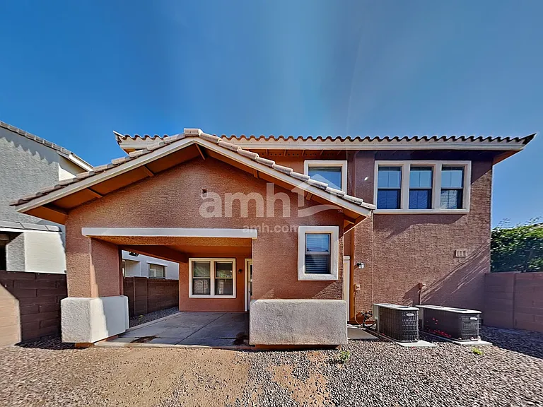 3282 E Oakland St — Photo 25