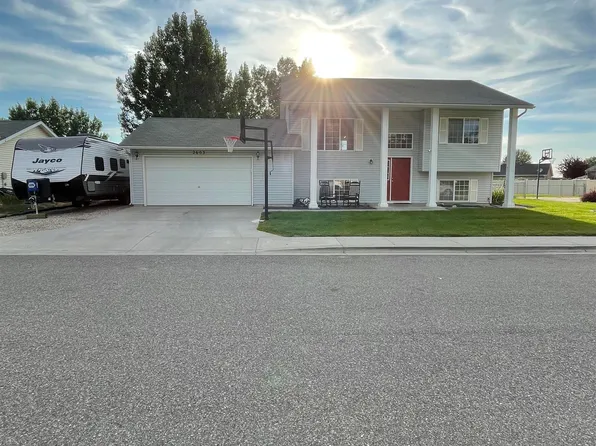2603 Applewood Ave, Fruitland, ID 83619