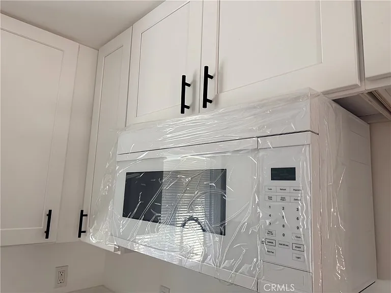 988 Valencia St #6 — Photo 5