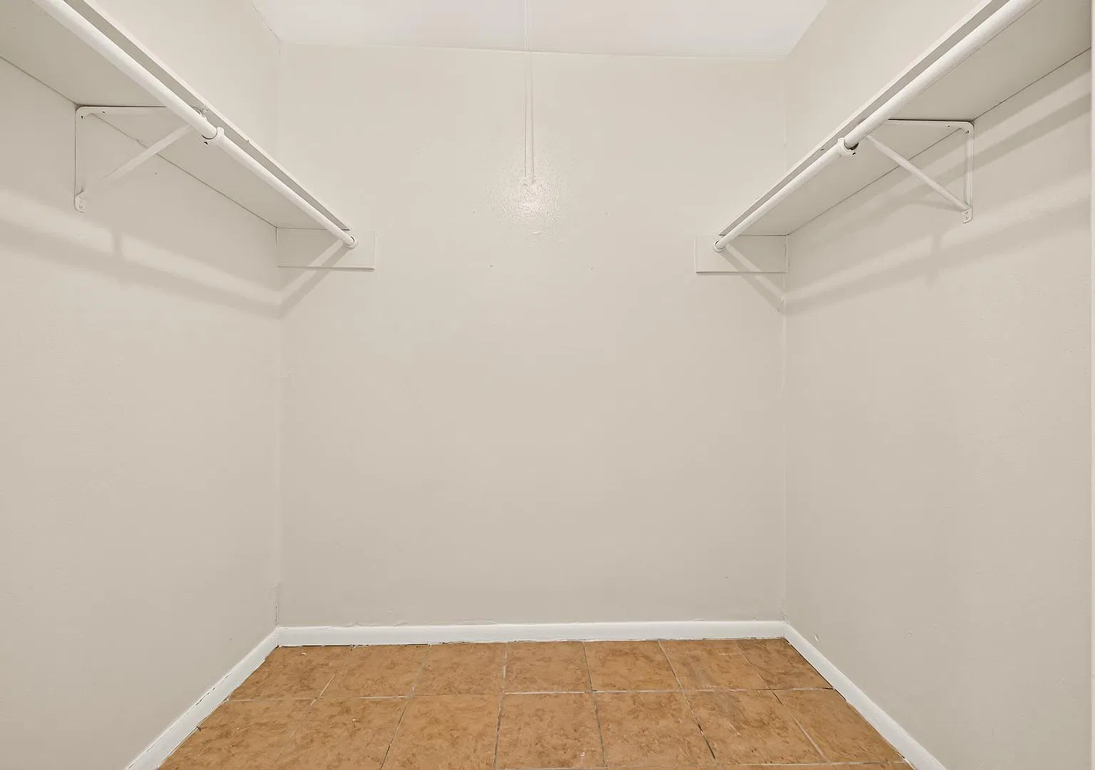 5718 Easthampton Dr - A — Photo 1