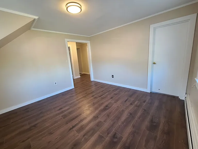 9 Stanley Ave — Photo 10