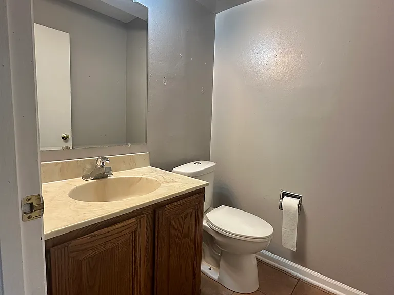 1741 Bell Dr — Photo 3