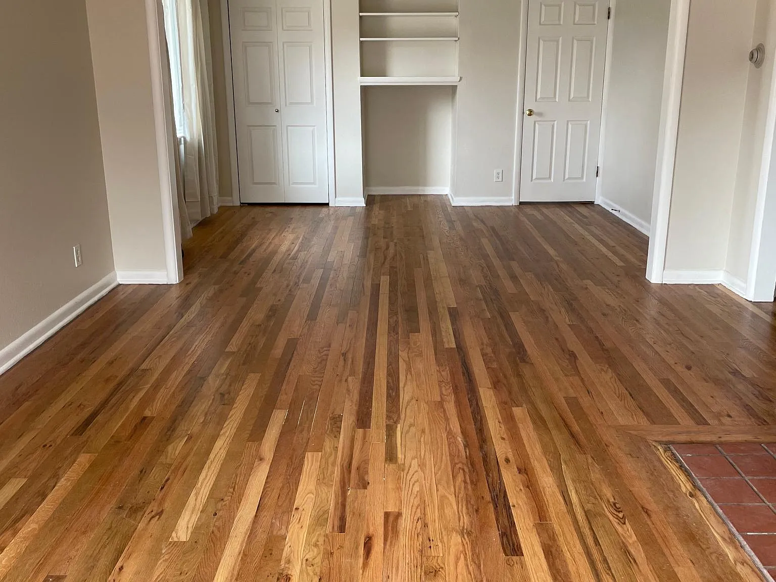 4 bed, 2525 sqft, $2,100 — Photo 3
