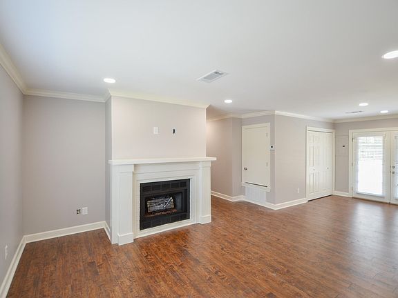 3rd image of 1120 E Lee Blvd Unit K144