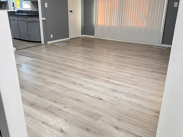 14431 Washington Ave SW — Photo 4