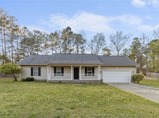 436 Hunters Creek Dr, Raeford, NC 28376