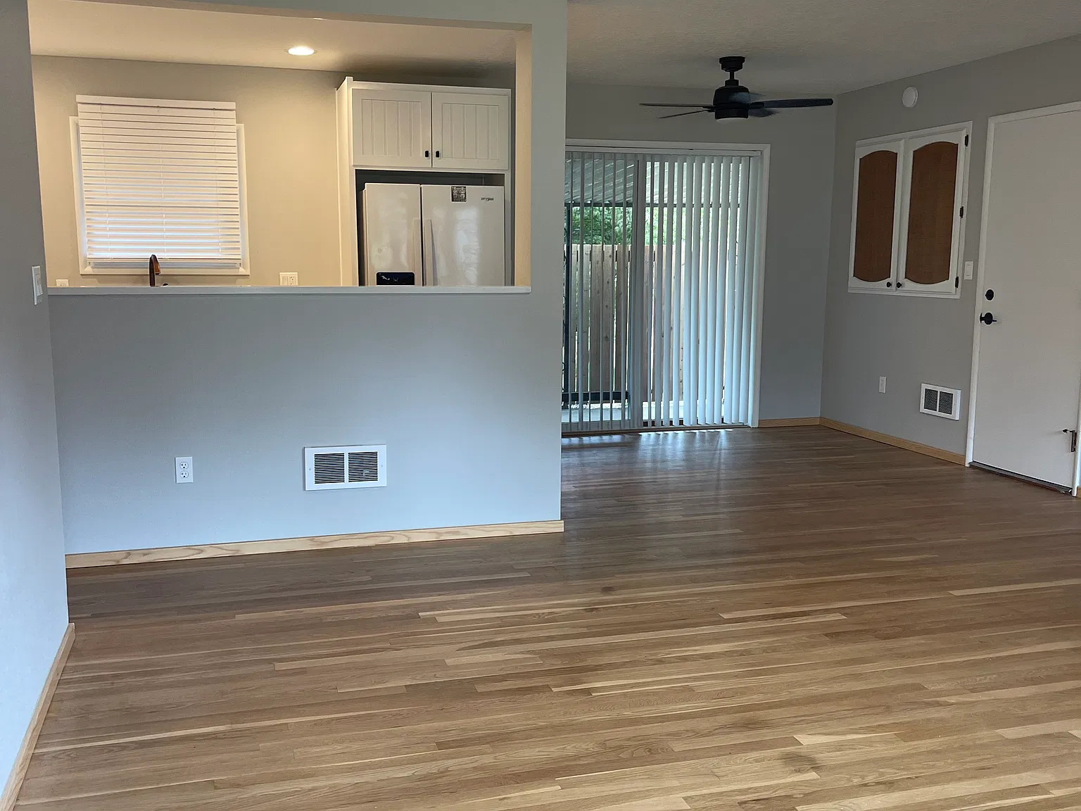 2 bed, 1050 sqft, $2,600 — Photo 3