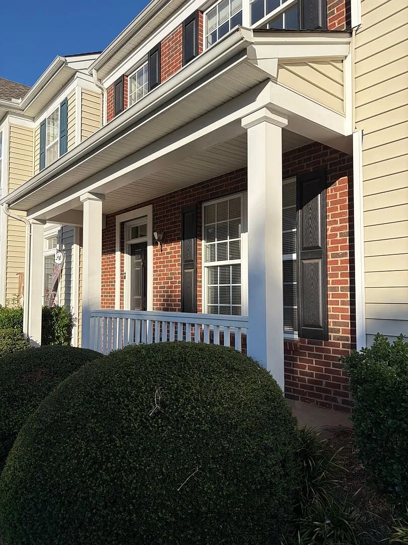 Mauldin Home Available Now! New paint and flooring!! — Photo 3