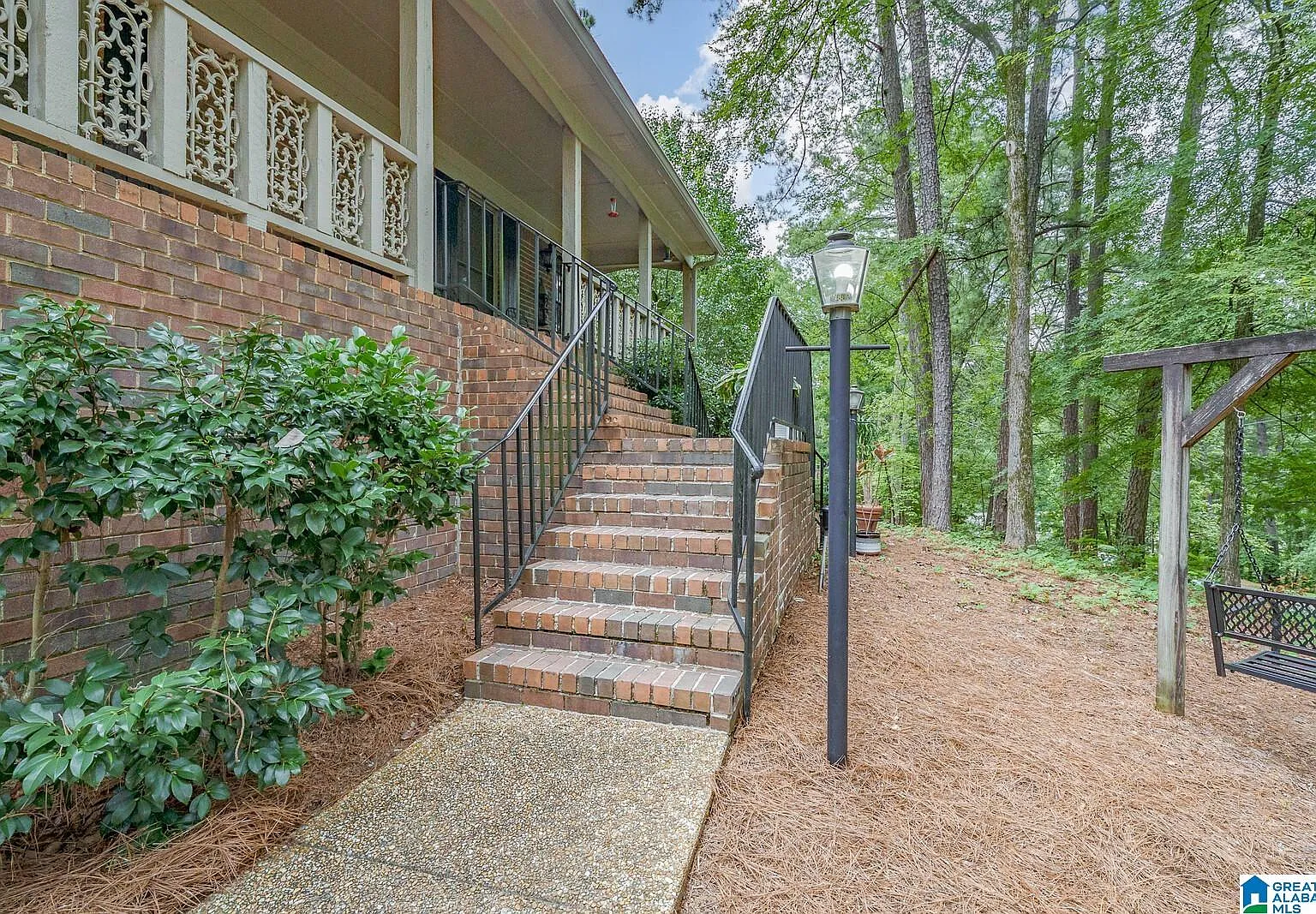 3 bed, 2.5 bath, 2212 sqft, $3,250 — Photo 3