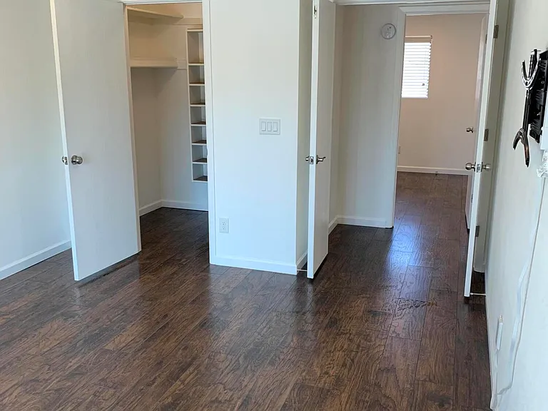 6614 E Sandra Ter — Photo 10