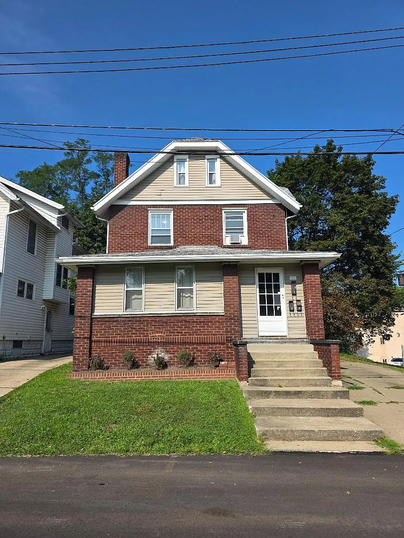 165 Oak Park - 2 — Photo 4