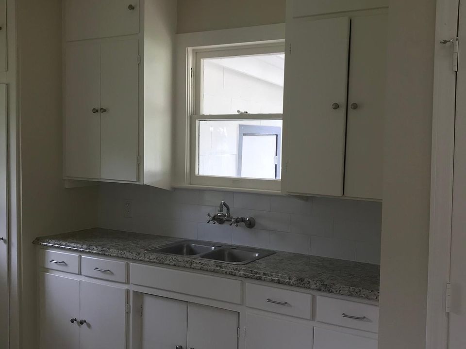 1st image of 232 Dallas St