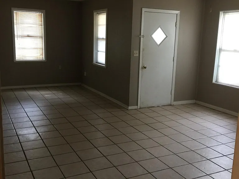 527 Pine St — Photo 8