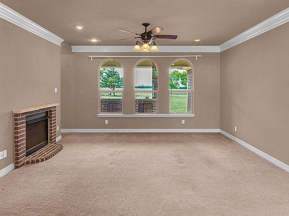 3rd image of 1405 Val Halla Park