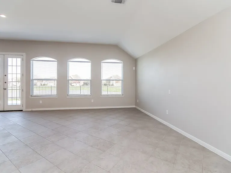 22 Atascadero Dr — Photo 6