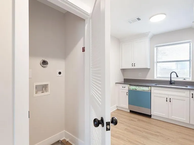 396 Linden Ave NE #202 — Photo 14