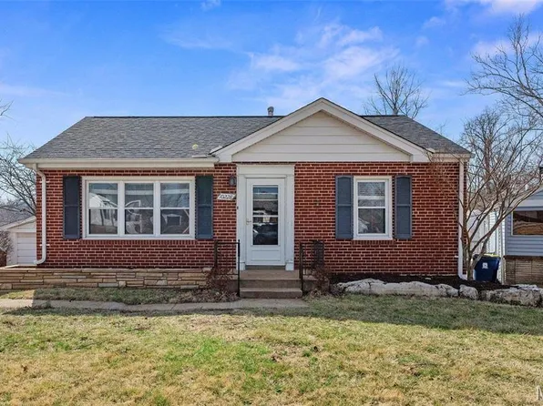 10228 Saint Arsene Ln, Saint Ann, MO 63074