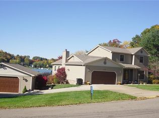 452 E Mohawk Dr, Malvern, OH 44644