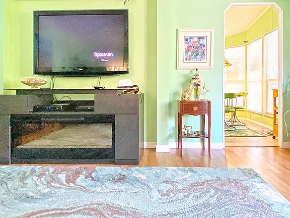 4th image of 8842 W Forest View Dr