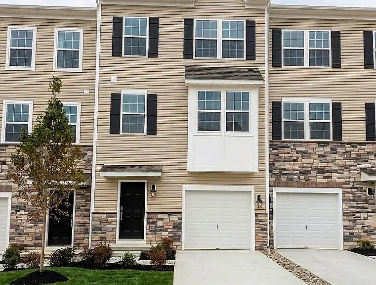 8317 Alexander Ct — Photo 1