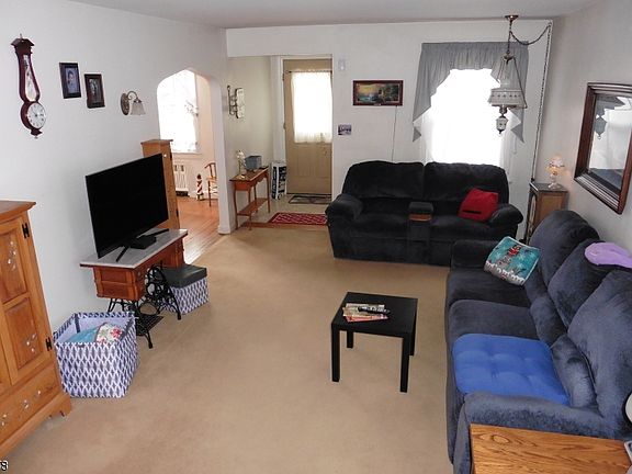 Large Open Family Room 