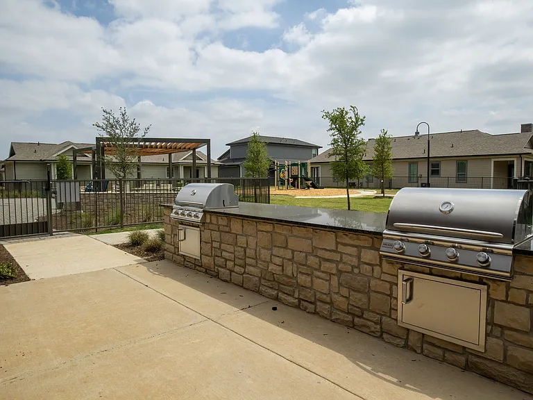 Home at Waller — Photo 34