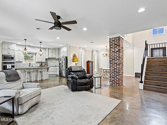 2nd image of 5078 Dixie Creek Dr
