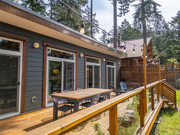 4th image of 3755 Privateers Rd