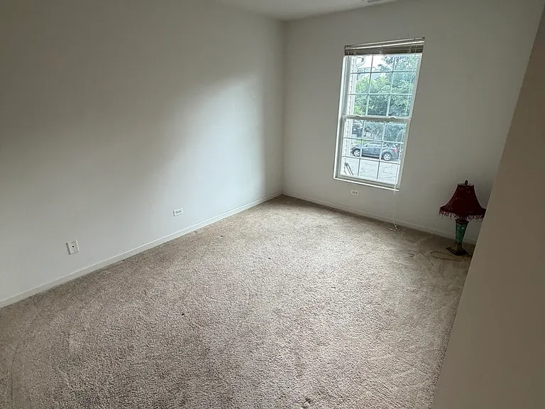 465 Metropolitan St — Photo 11