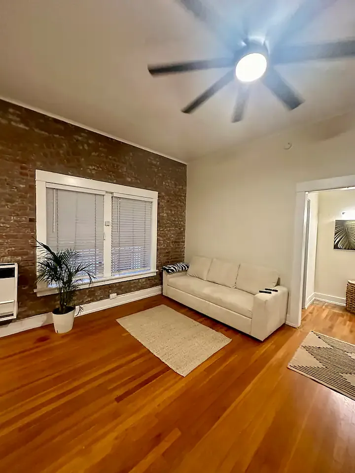 Studio, 418 sqft, $2,000 — Photo 1